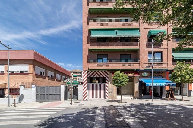 Garasje til salgs i Centro, Granada by - € 24 000 (Ref: 9081454)