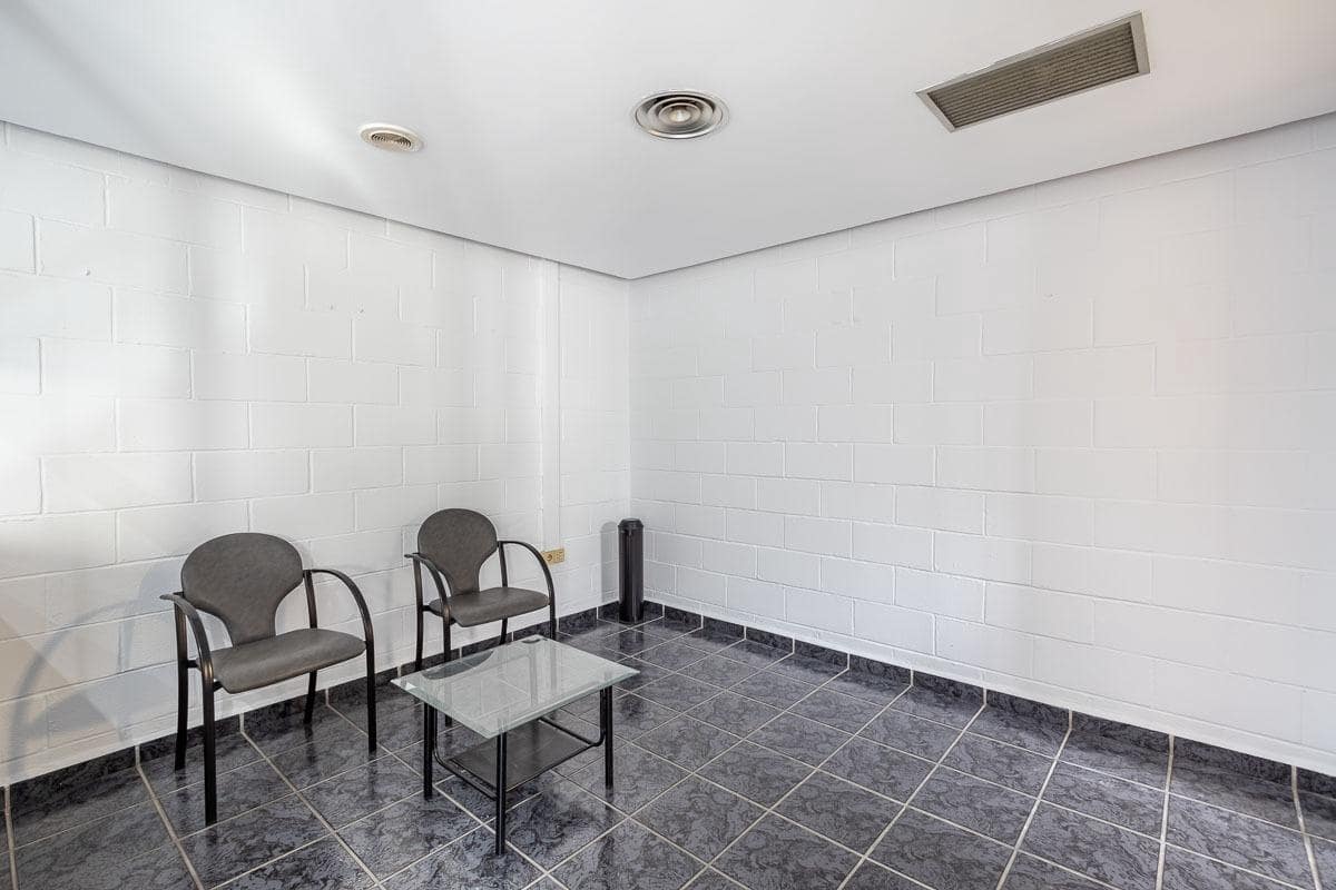 Virksomhed til salg i Ogijares med garage - € 665.000 (Ref: 9081457)