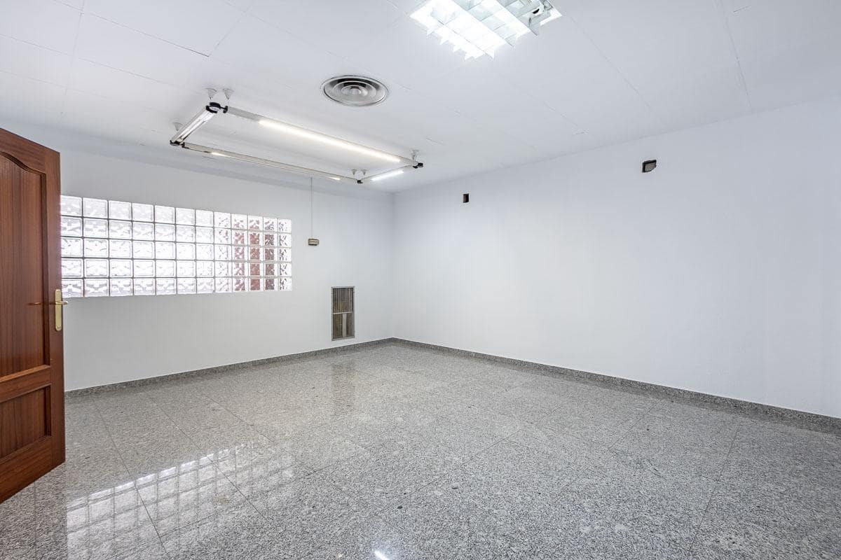 Virksomhed til salg i Ogijares med garage - € 665.000 (Ref: 9081457)