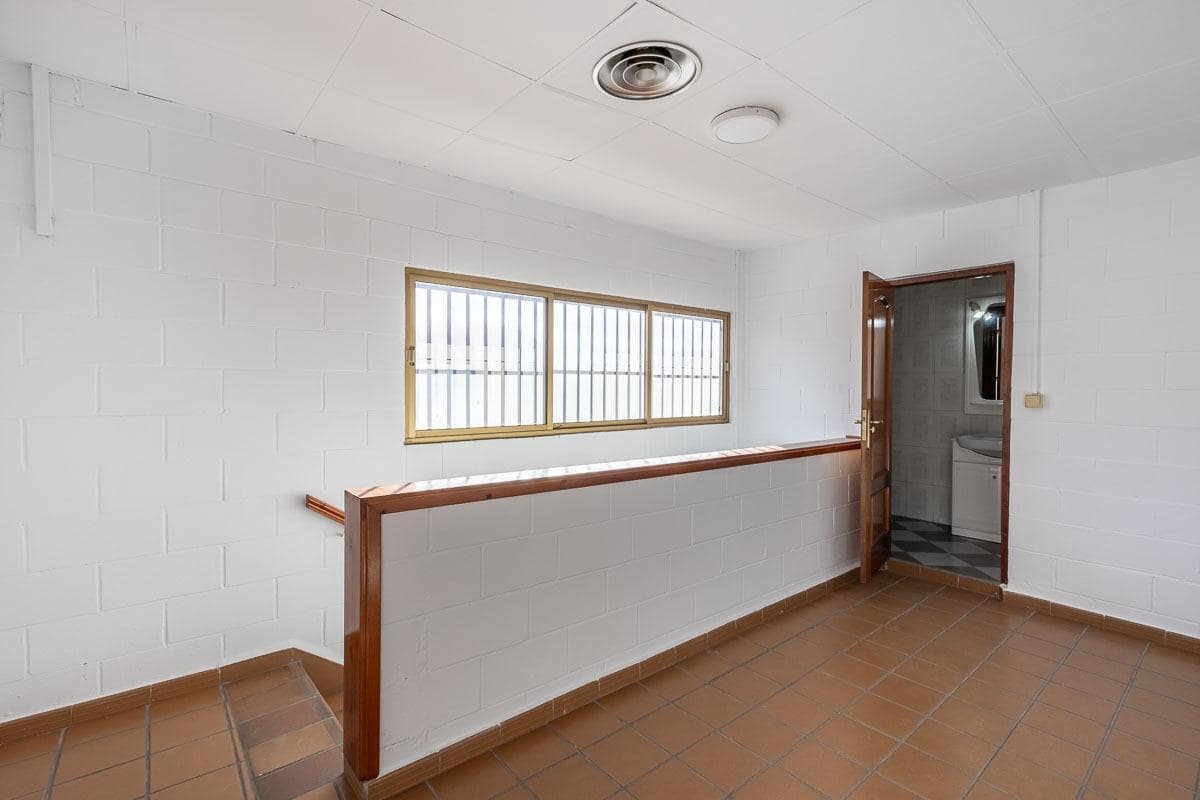 Virksomhed til salg i Ogijares med garage - € 665.000 (Ref: 9081457)