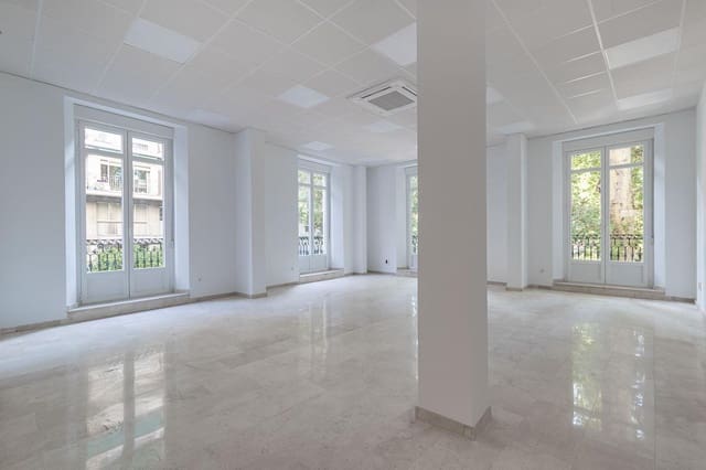 Kontor att hyra i Granada stad - 1 175 € (Ref: 9081459)