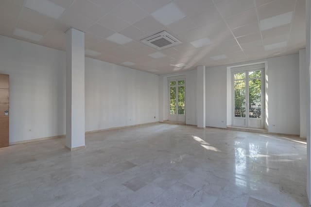 Office for rent in Granada city - € 750 (Ref: 9081459)