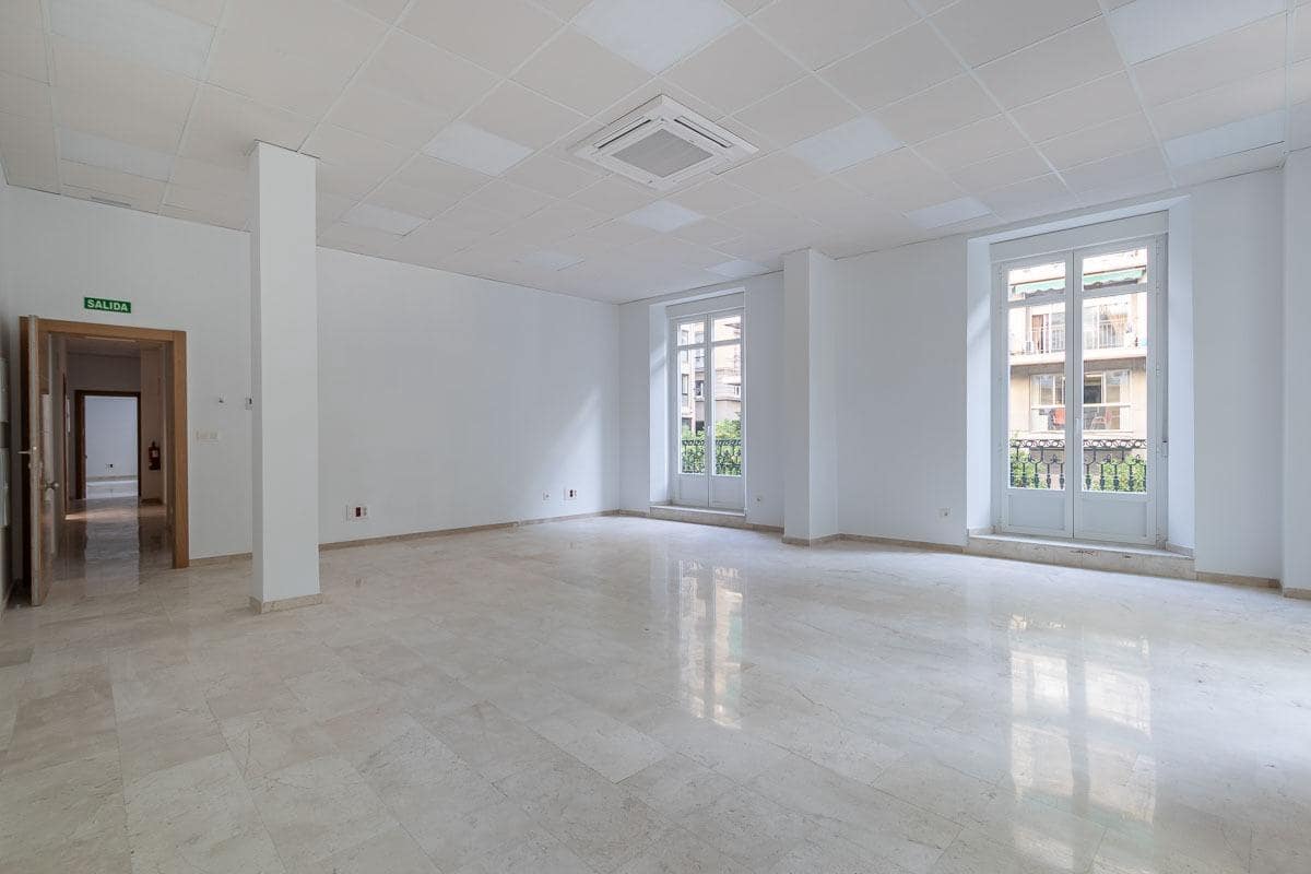 Oficina en Granada ciudad en alquiler - 750 € (Ref: 9081459)