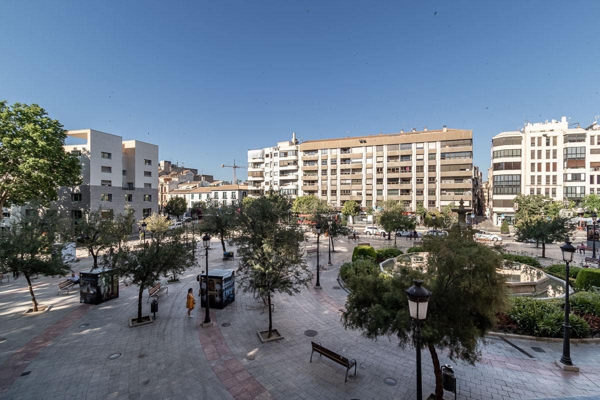 Oficina en Granada ciudad en alquiler - 750 € (Ref: 9081459)
