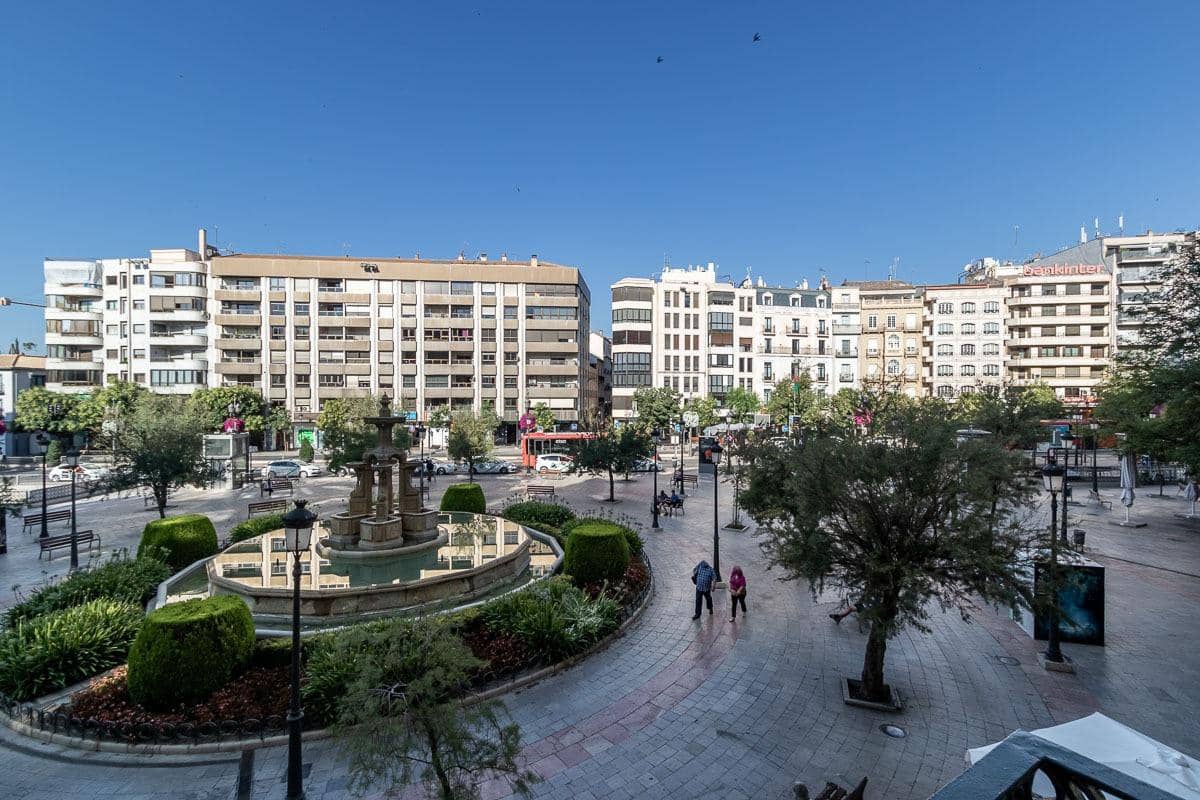 Oficina en Granada ciudad en alquiler - 750 € (Ref: 9081459)