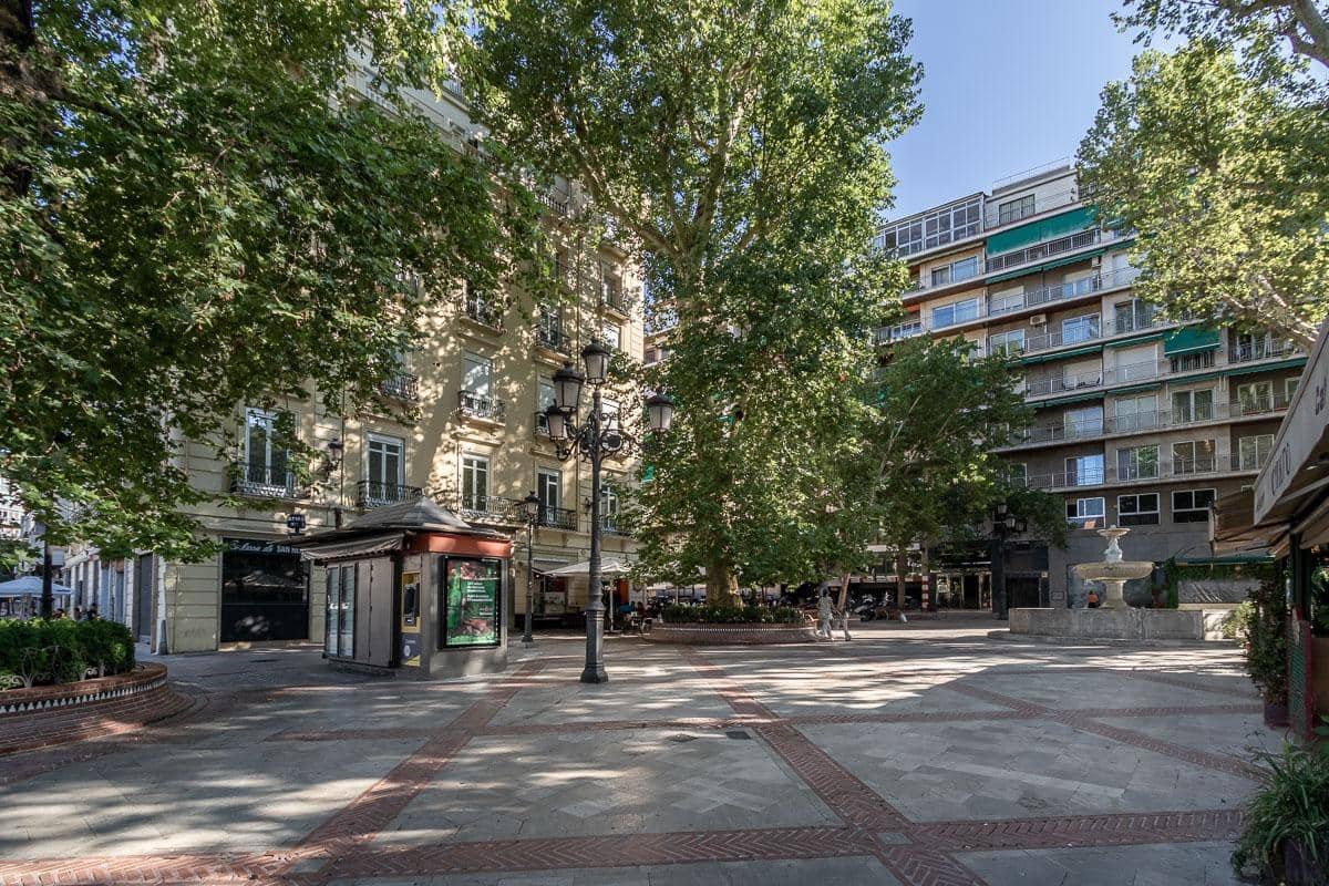 Oficina en Granada ciudad en alquiler - 750 € (Ref: 9081459)