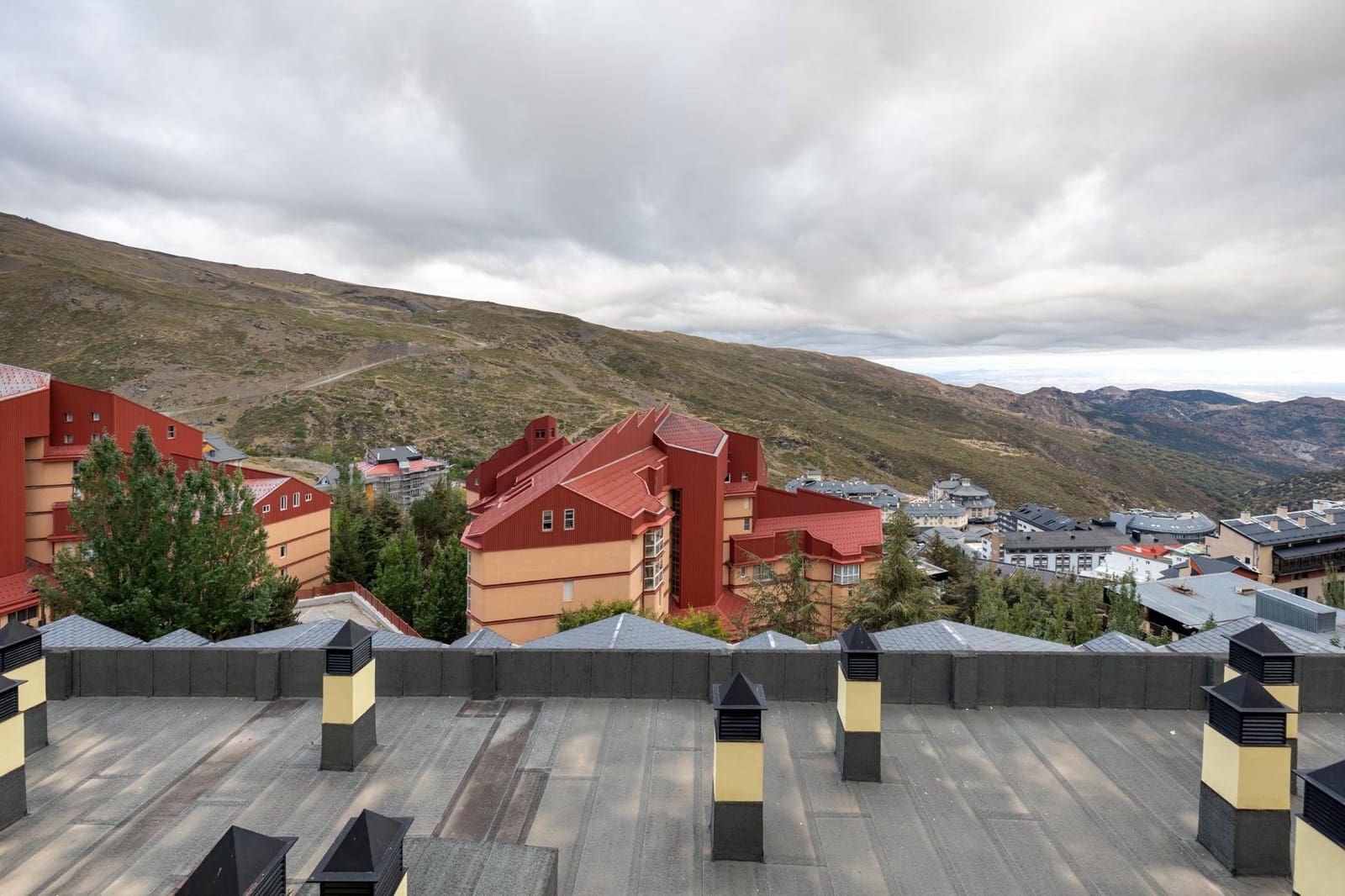 2 soveværelse Lejlighed til salg i Sierra Nevada med garage - € 175.000 (Ref: 9081460)