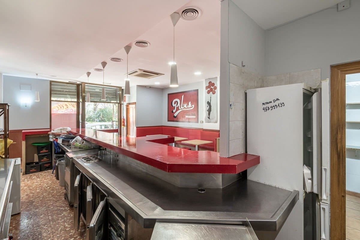 Commercial for sale in Granada city - € 129,000 (Ref: 9081462)