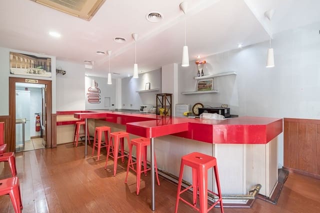 Commercieel te koop in Granada stad - € 129.000 (Ref: 9081462)