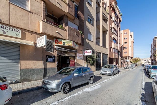 Commercieel te koop in Granada stad - € 129.000 (Ref: 9081462)