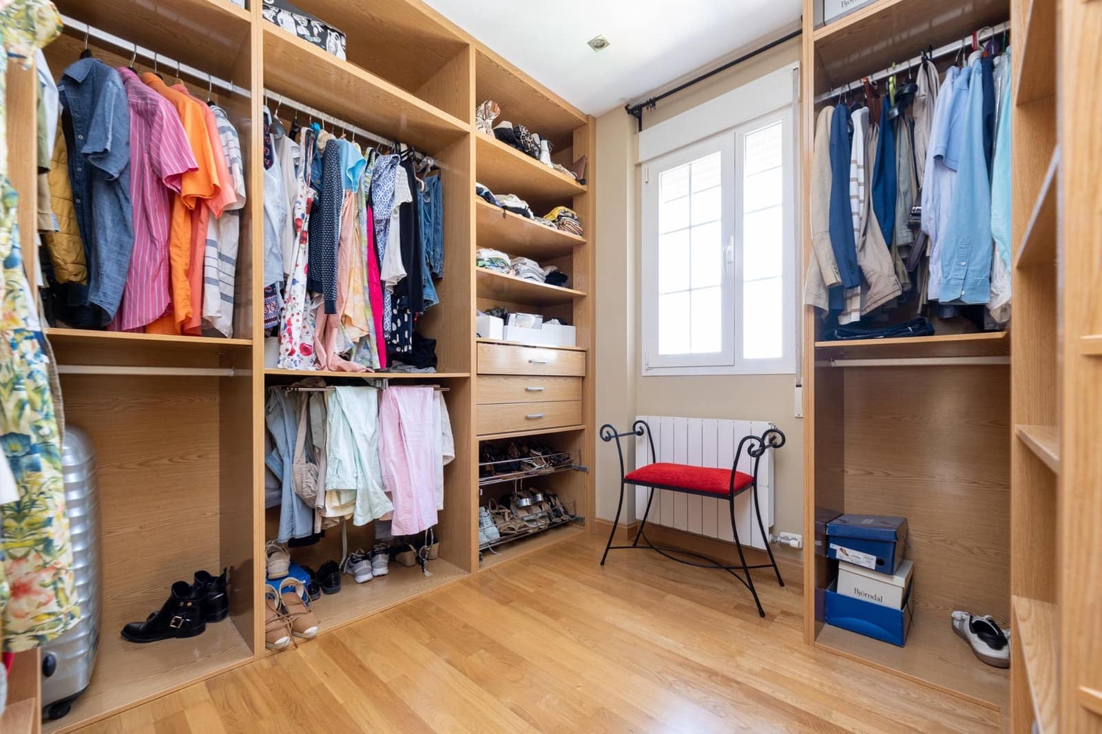 4 bedroom Villa for sale in Huetor Vega with pool garage - € 480,000 (Ref: 9089712)