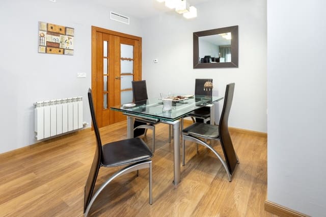 2 soveværelse Lejlighed til leje i Granada by med swimmingpool garage - € 1.350 (Ref: 9102827)