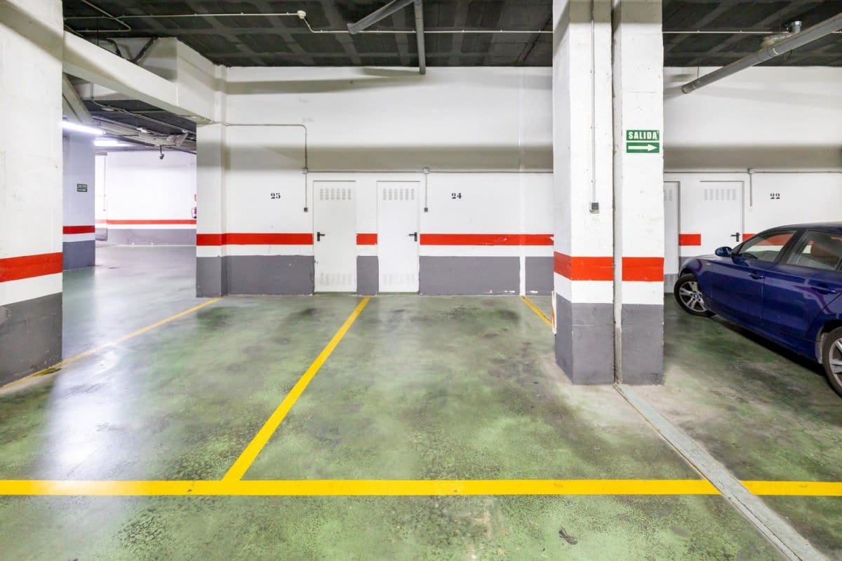 2 soveværelse Lejlighed til leje i Granada by med swimmingpool garage - € 1.350 (Ref: 9102827)