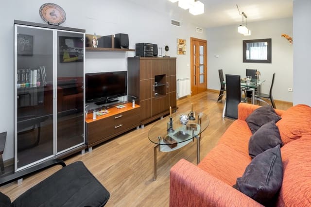 2 soveværelse Lejlighed til leje i Granada by med swimmingpool garage - € 1.350 (Ref: 9102827)