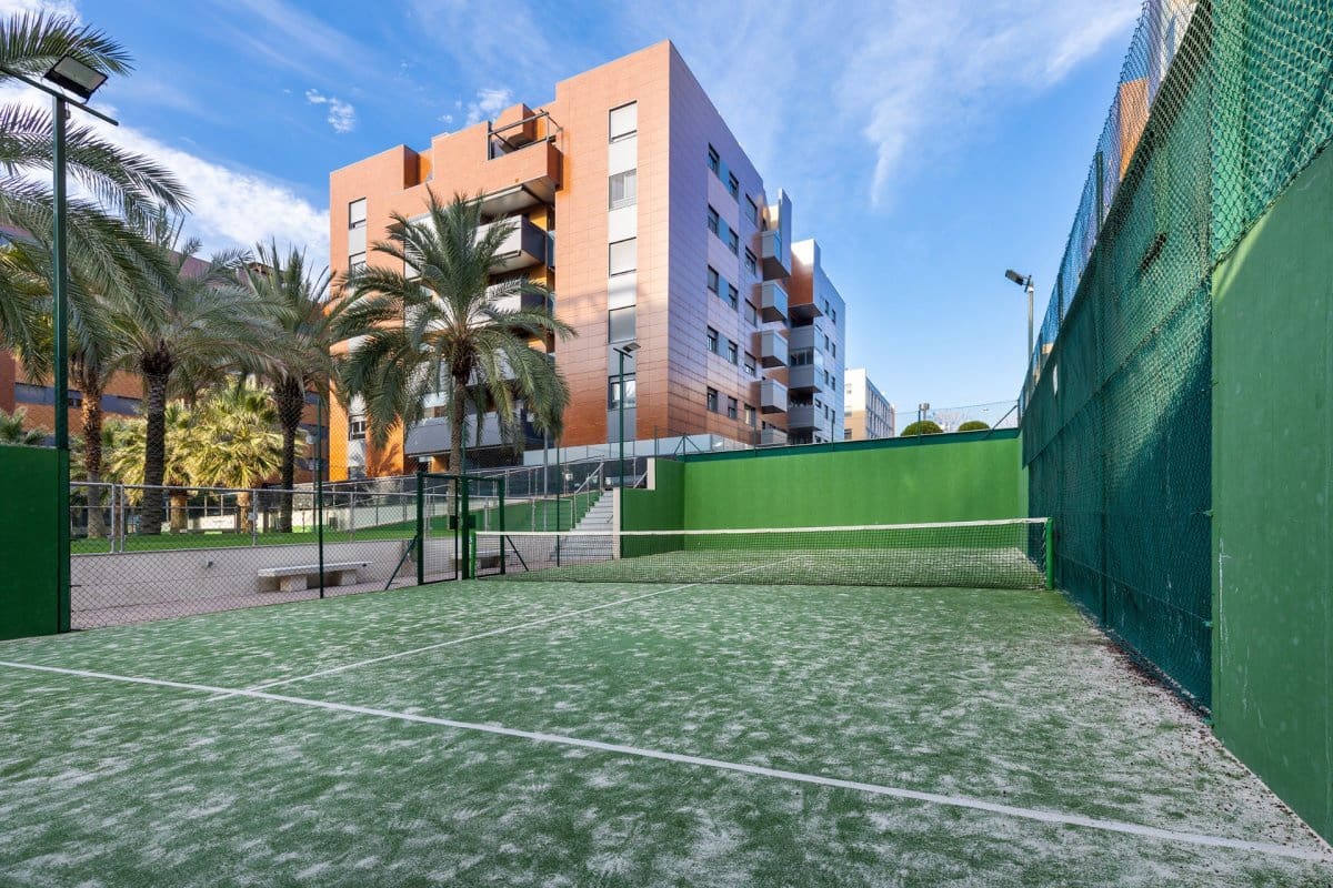 2 soveværelse Lejlighed til leje i Granada by med swimmingpool garage - € 1.350 (Ref: 9102827)