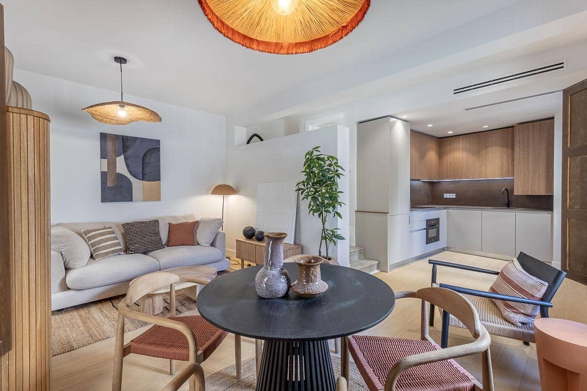 3 soveværelse Lejlighed til salg i Granada by - € 650.000 (Ref: 9116020)