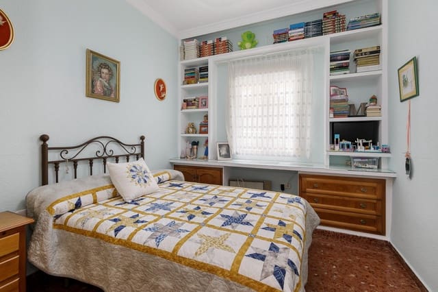 4 soverom Rekkehus til salgs i Maracena med garasje - € 240 000 (Ref: 9118655)