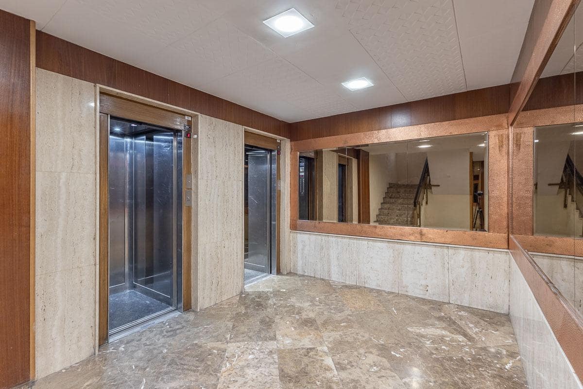 2 quarto Apartamento para venda em Granada cidade com garagem - 380 000 € (Ref: 9124956)