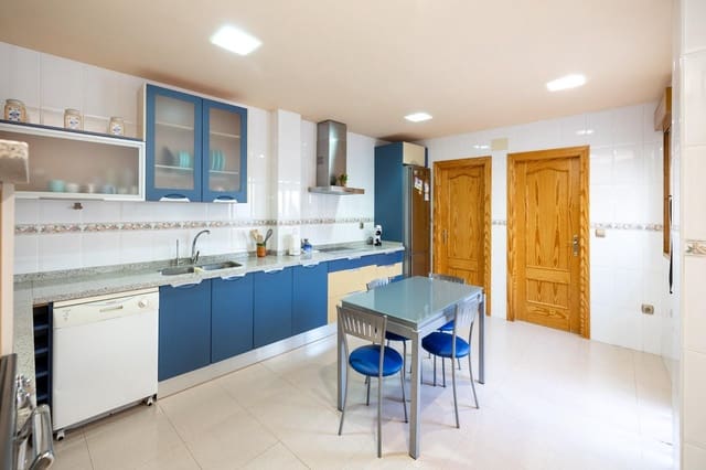 5 soveværelse Villa til salg i Vegas del Genil med garage - € 225.000 (Ref: 9145436)