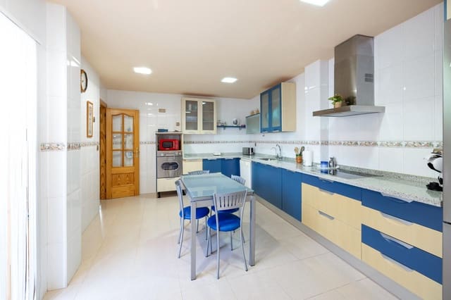 5 soveværelse Villa til salg i Vegas del Genil med garage - € 225.000 (Ref: 9145436)