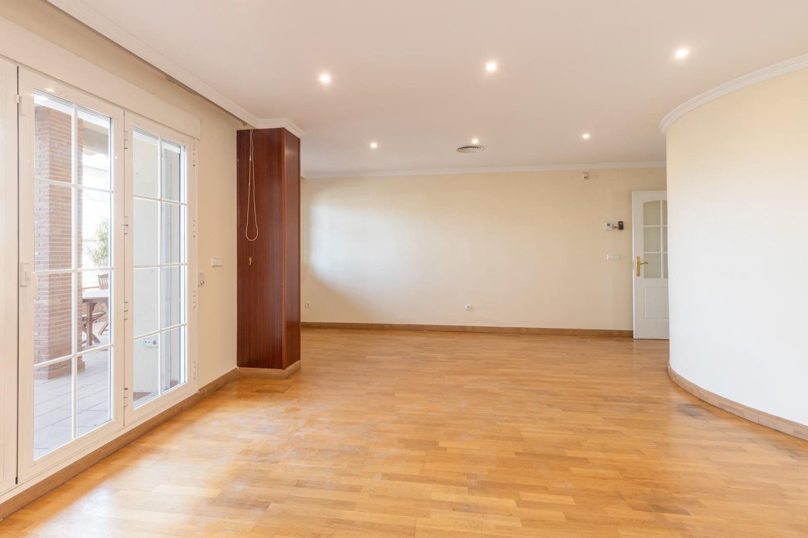 4 soveværelse Rækkehus til salg i Granada by med swimmingpool garage - € 565.000 (Ref: 9147036)