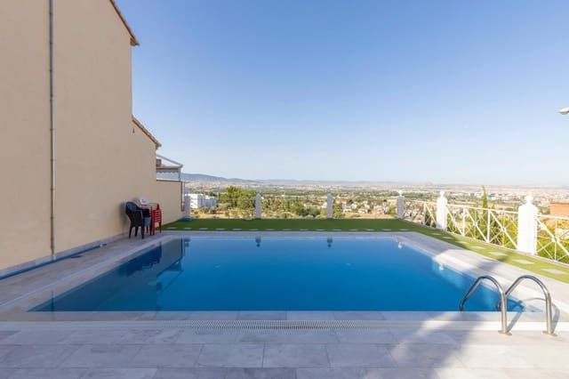 4 soveværelse Rækkehus til salg i Granada by med swimmingpool garage - € 565.000 (Ref: 9147036)