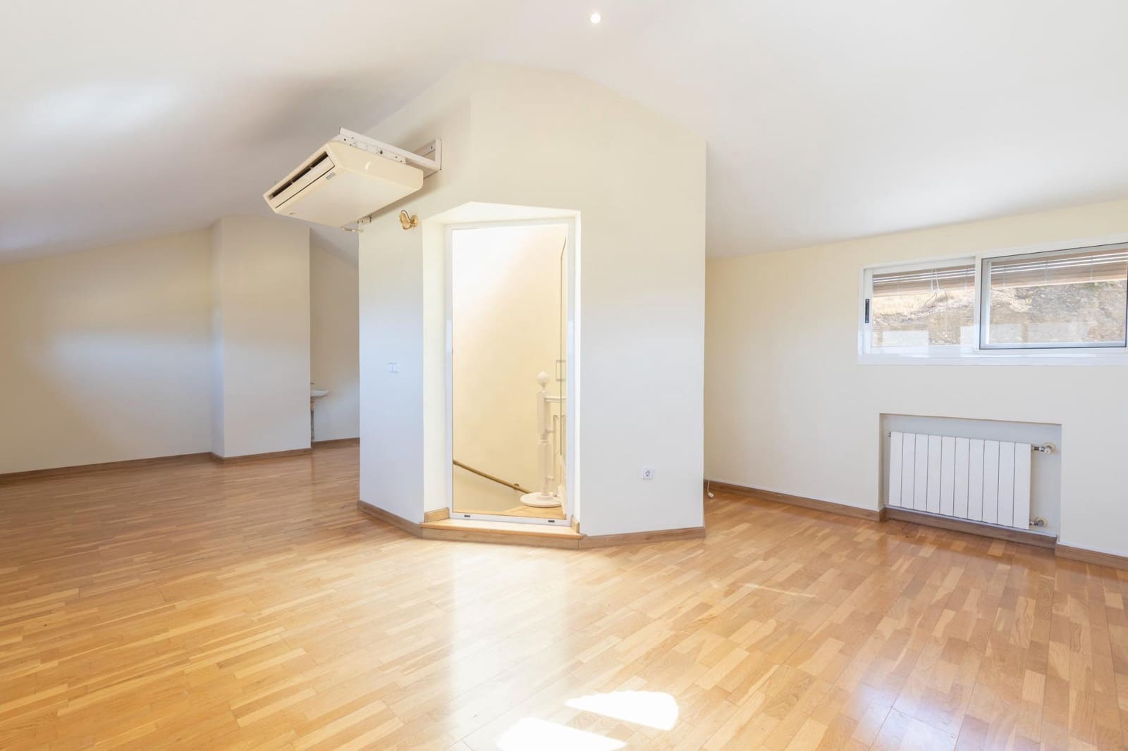 4 soveværelse Rækkehus til salg i Granada by med swimmingpool garage - € 565.000 (Ref: 9147036)