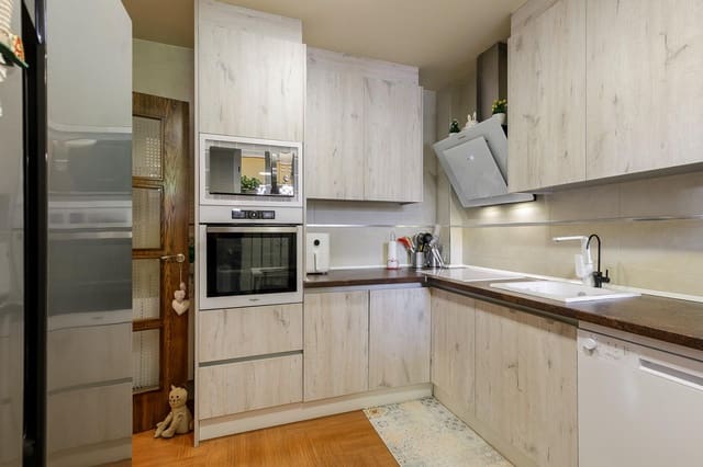 4 slaapkamer Rijtjeshuis te koop in Santa Fe met garage - € 284.900 (Ref: 9153868)