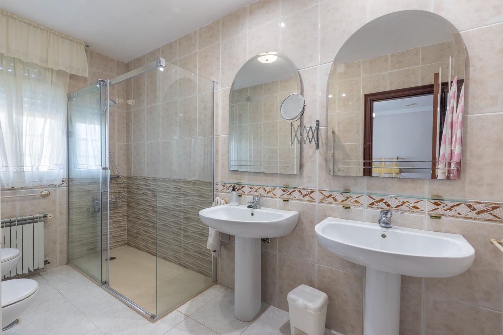 8 soveværelse Villa til salg i Atarfe med swimmingpool garage - € 740.000 (Ref: 9159403)