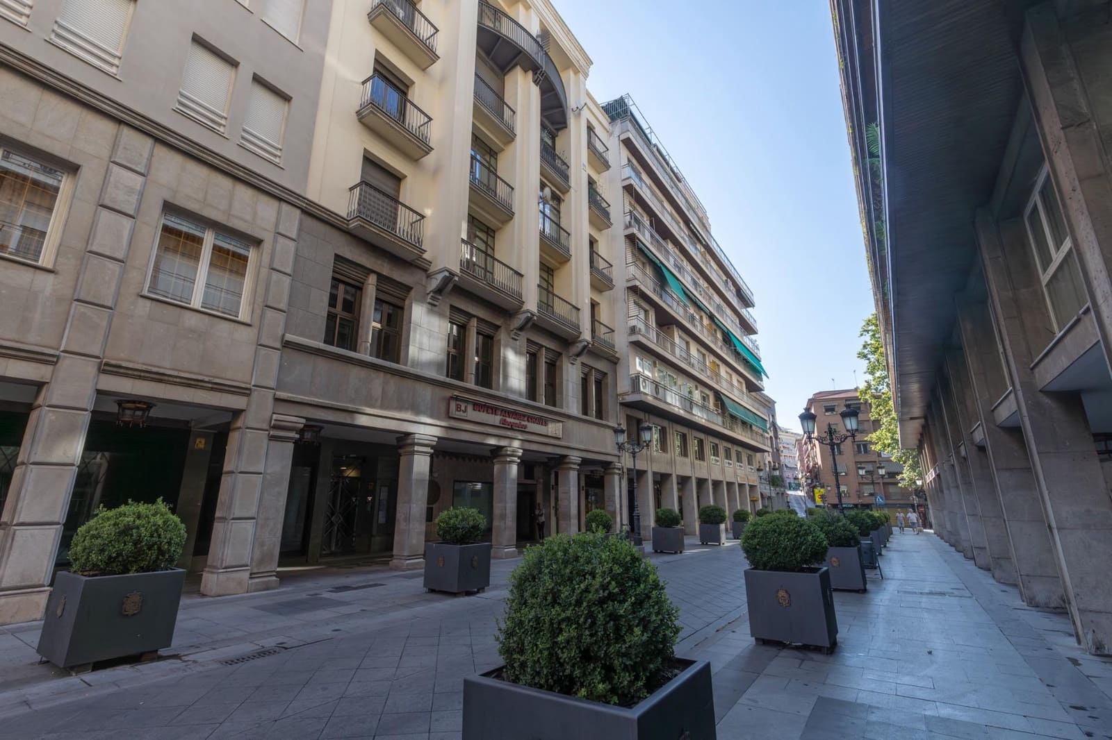 Erhverv til salg i Granada by - € 1.350.000 (Ref: 9159404)