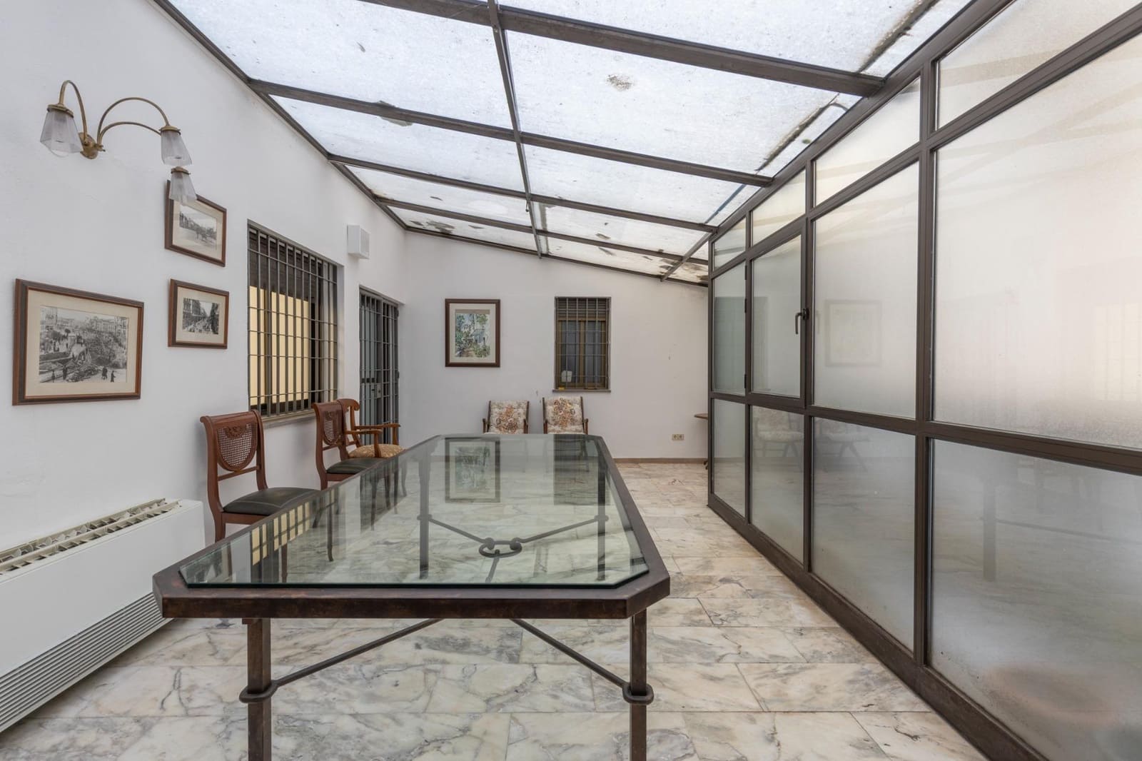 Erhverv til salg i Granada by - € 1.350.000 (Ref: 9159404)