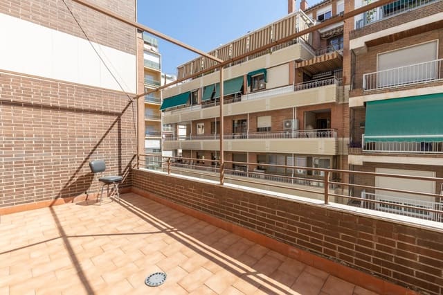 3 soveværelse Lejlighed til salg i Camino de Ronda - Rosaleda, Granada by - € 325.000 (Ref: 9160950)