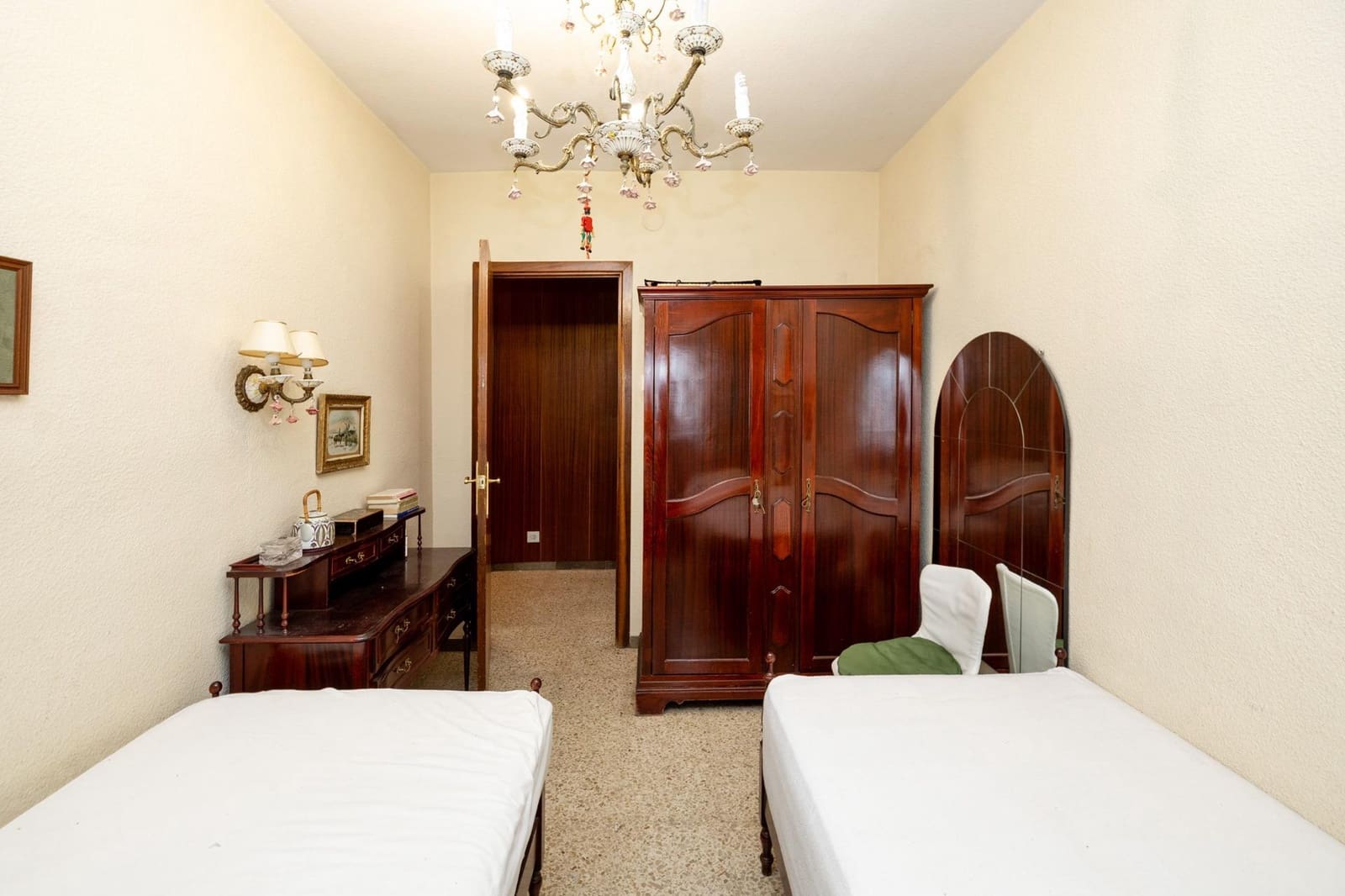 5 soveværelse Lejlighed til salg i Granada by med garage - € 368.000 (Ref: 9165716)