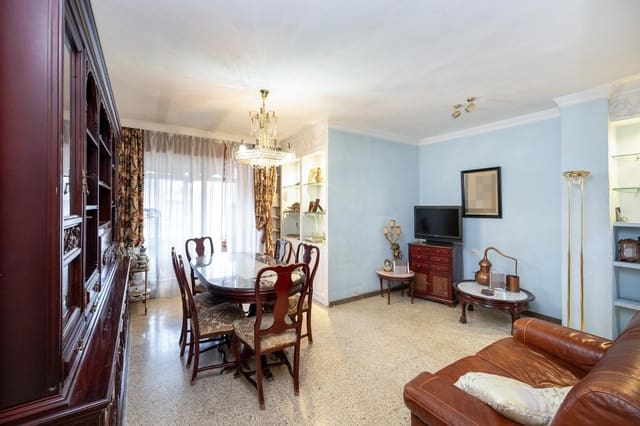 5 soveværelse Lejlighed til salg i Camino de Ronda - Rosaleda, Granada by med garage - € 368.000 (Ref: 9165716)