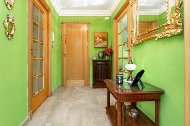 4 soveværelse Lejlighed til salg i Pajaritos - Plaza de Toros, Granada by - € 359.000 (Ref: 9169486)