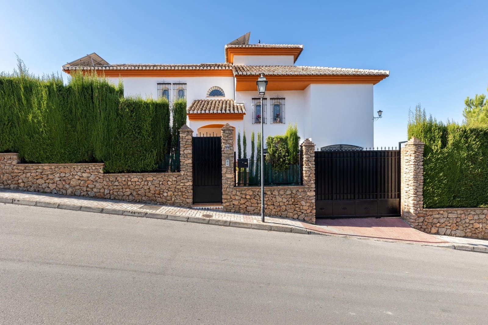 3 soveværelse Villa til salg i Monachil med swimmingpool garage - € 570.000 (Ref: 9171375)