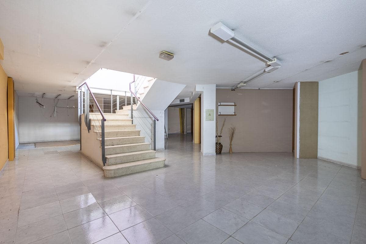 Commercial for sale in Granada city - € 319,000 (Ref: 9185332)