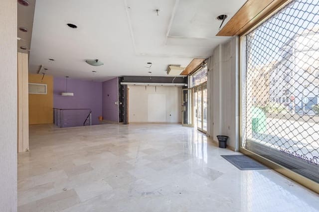 Commercieel te koop in Granada stad - € 299.000 (Ref: 9185332)