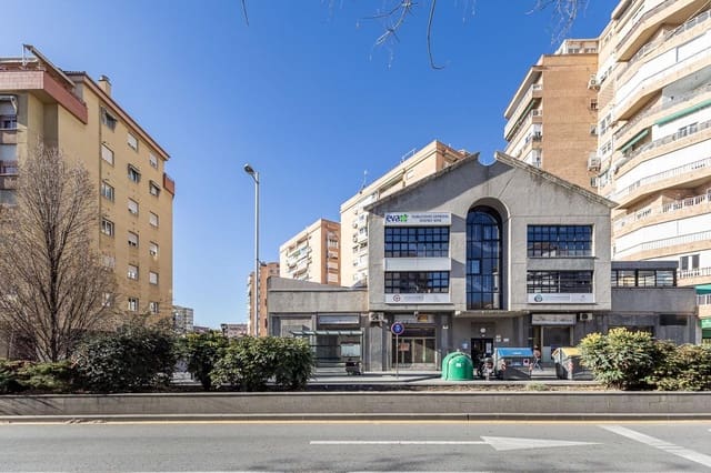 Commercieel te koop in Granada stad - € 299.000 (Ref: 9185332)