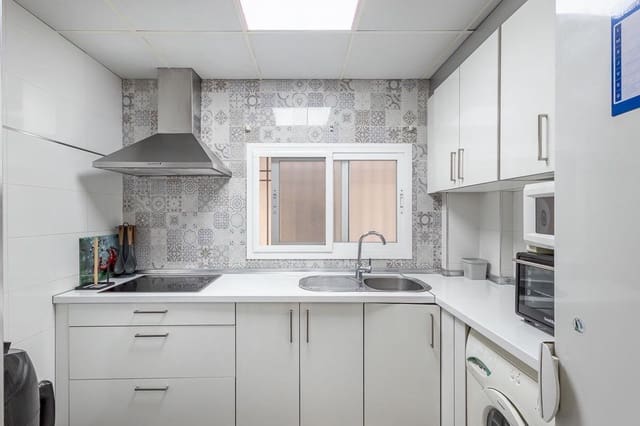 3 soveværelse Lejlighed til salg i Cerrillo de Maracena - Periodistas, Granada by - € 195.000 (Ref: 9186843)