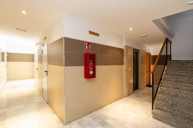 2 Zimmer Wohnung zu verkaufen in Gabia Grande, Las Gabias mit Pool Garage - 130.000 € (Ref: 9188391)