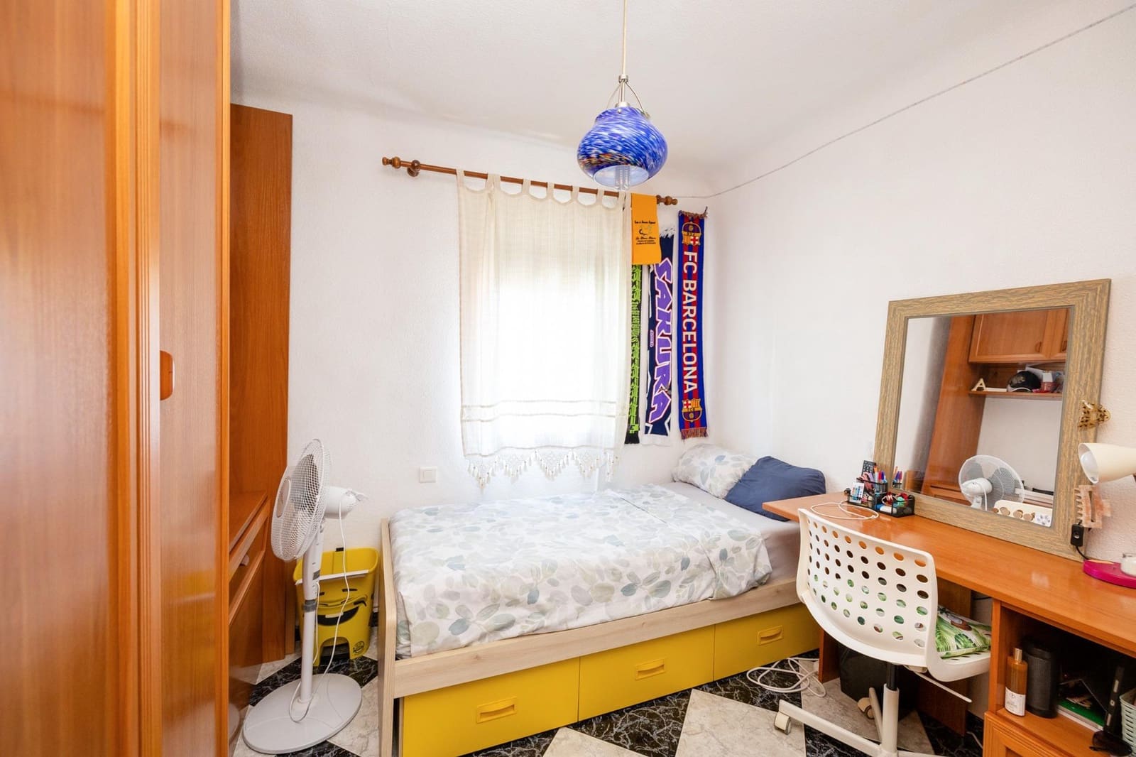 Piso de 3 habitaciones en Granada ciudad en venta - 180.000 € (Ref: 9215371)