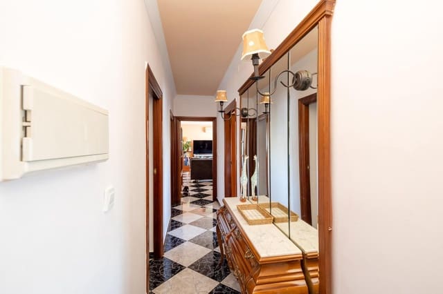 3 sovrum Lägenhet till salu i Granada stad - 180 000 € (Ref: 9215371)