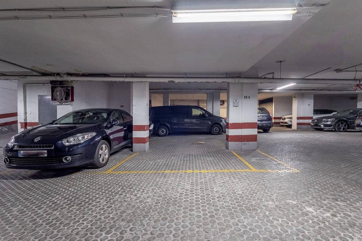 Garasje til salgs i Granada by - € 38 000 (Ref: 9240336)