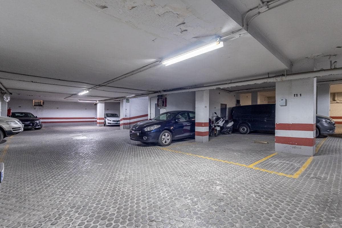 Garasje til salgs i Granada by - € 38 000 (Ref: 9240336)