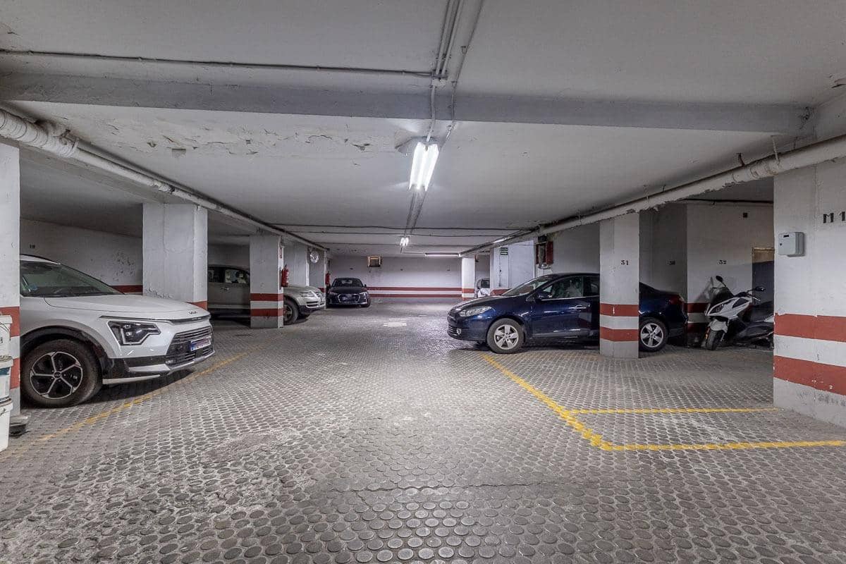 Garasje til salgs i Granada by - € 38 000 (Ref: 9240336)