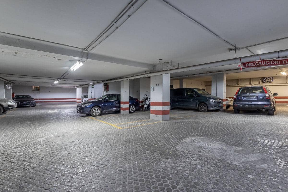 Garasje til salgs i Granada by - € 38 000 (Ref: 9240336)