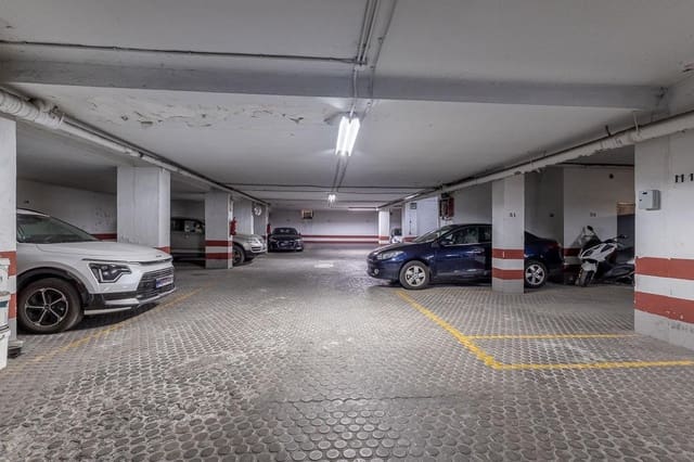 Garasje til salgs i Granada by - € 38 000 (Ref: 9240336)