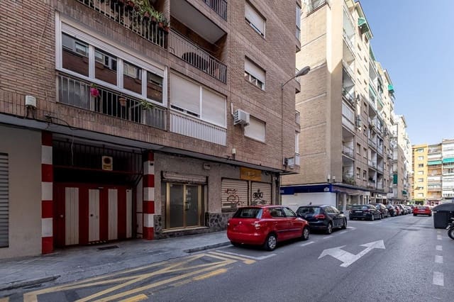 Garasje til salgs i Granada by - € 38 000 (Ref: 9240336)