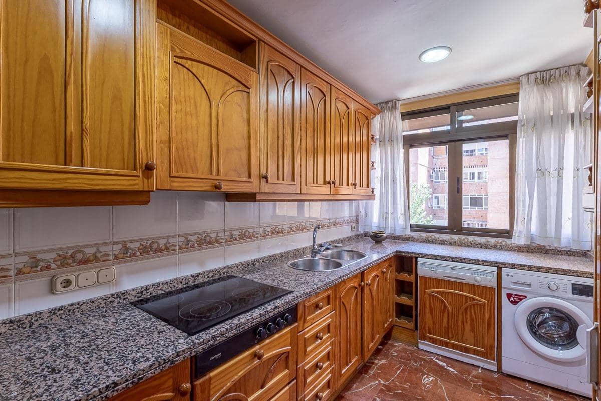 4 quarto Apartamento para venda em Granada cidade com garagem - 389 000 € (Ref: 9243365)